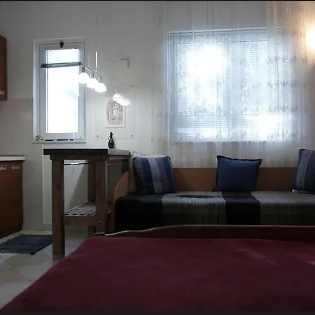 Rosemary - Seaside Escape - Apartment Zuljana